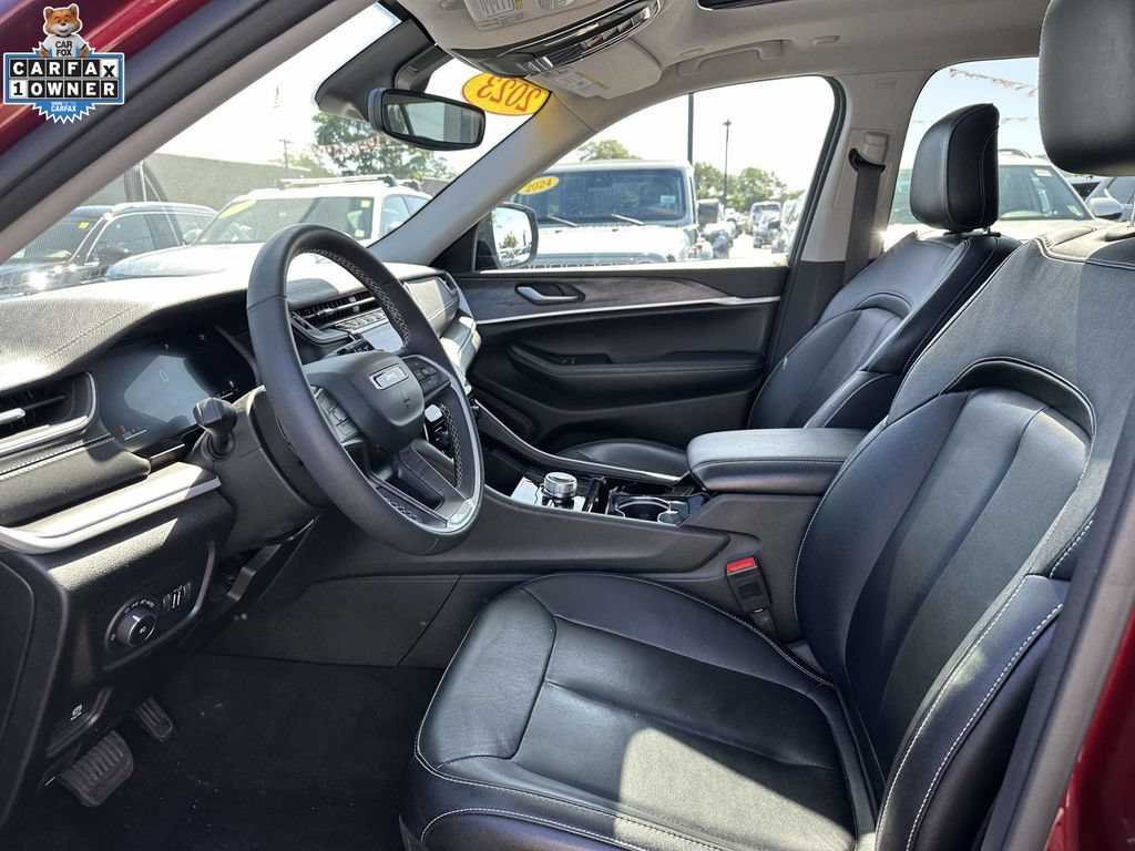Used 2023 Jeep Grand Cherokee L Limited AWD/4WD image 14