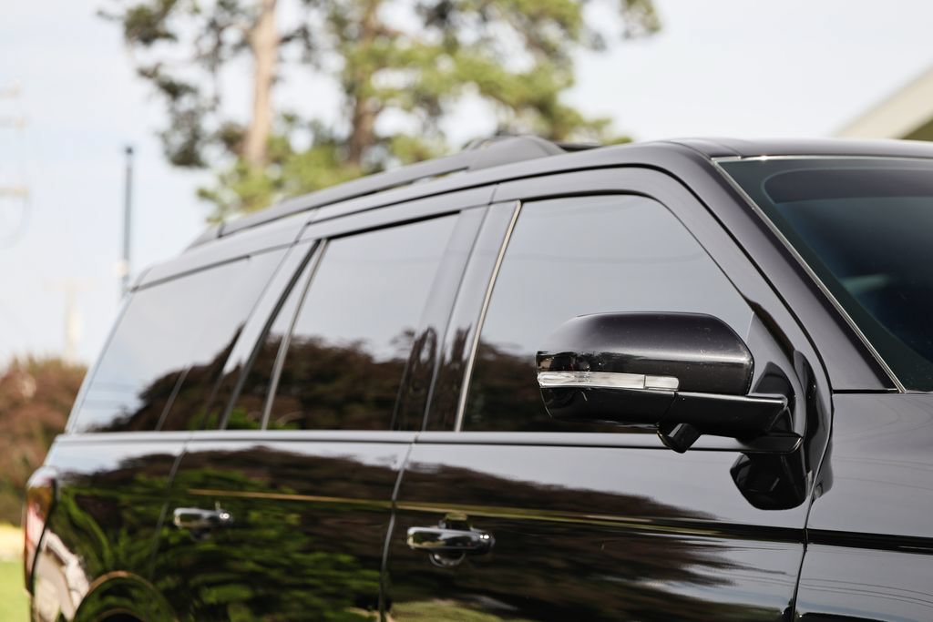 Used 2022 Ford Expedition Limited AWD/4WD image 3