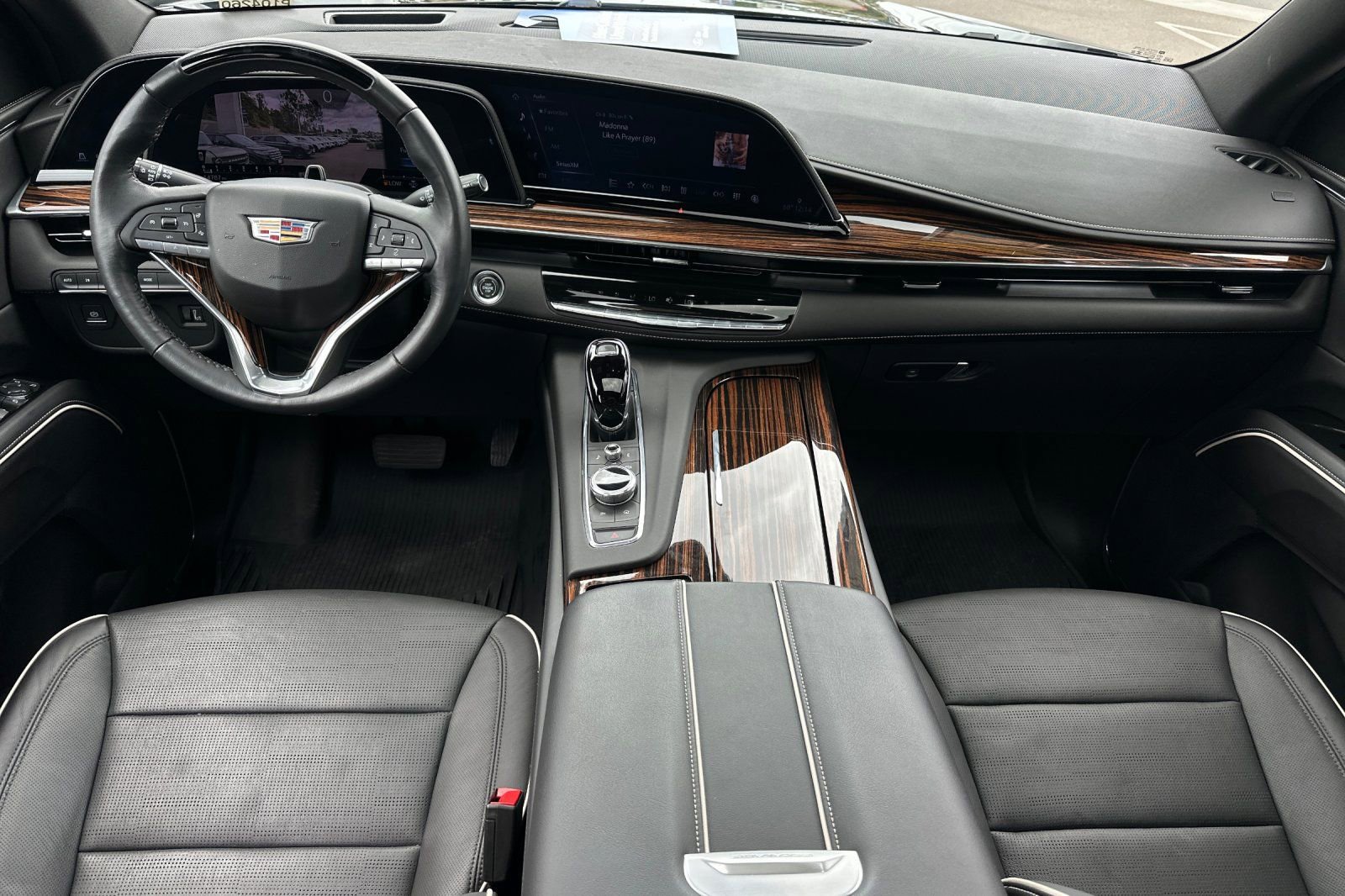 Used 2023 Cadillac Escalade Premium Luxury AWD/4WD image 12