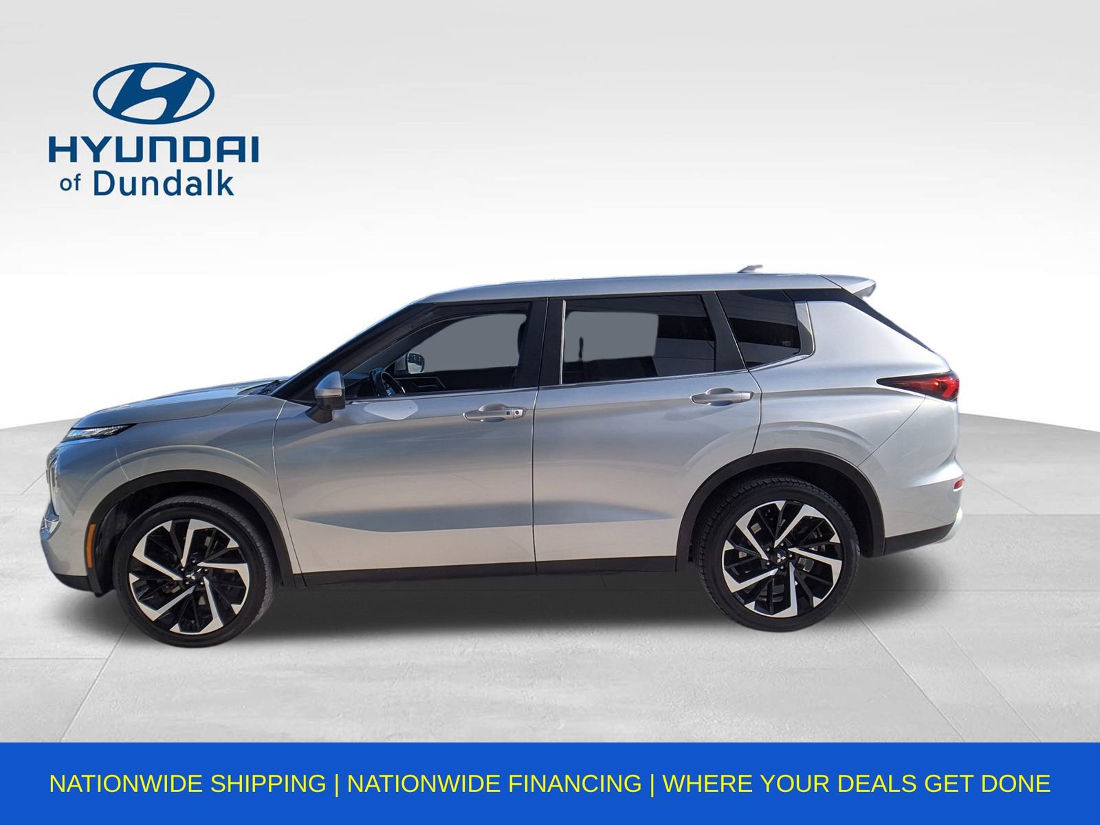 Used 2023 Mitsubishi Outlander SE image 11