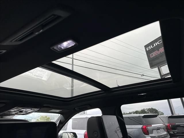 New 2026 GMC Yukon XL Denali w/ Denali Reserve Package AWD/4WD image 28