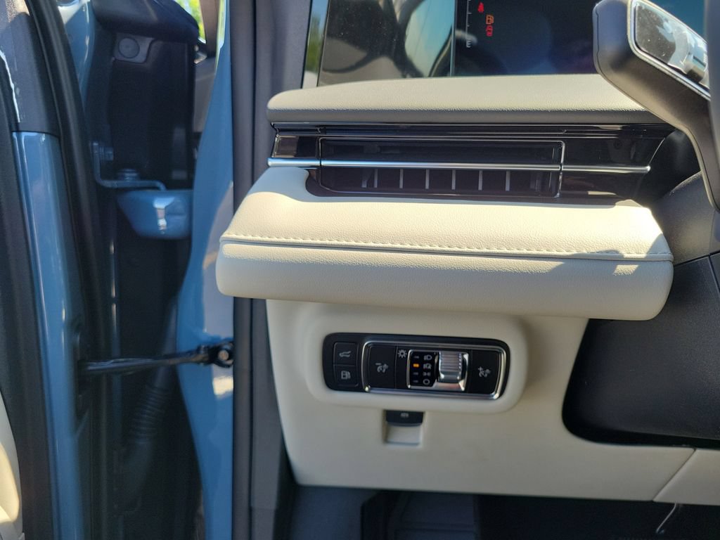 New 2026 Lincoln Nautilus Reserve AWD/4WD image 23