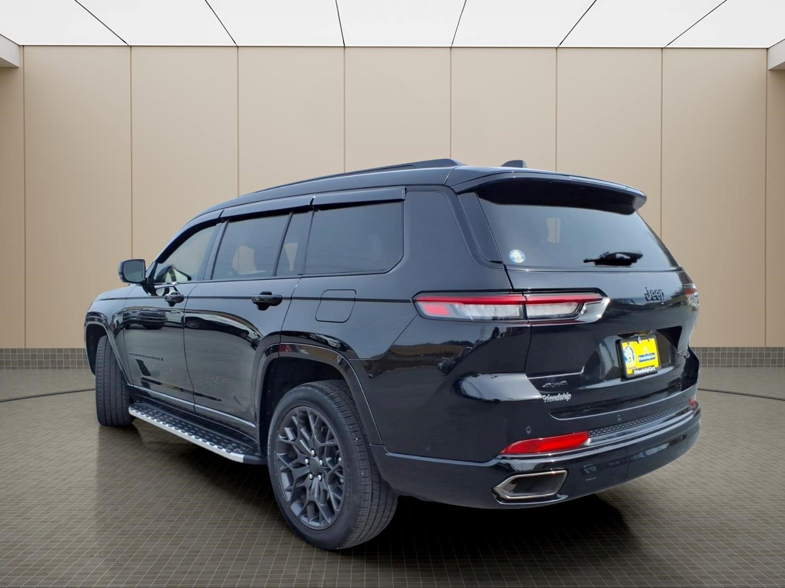 Used 2025 Jeep Grand Cherokee L Summit w/ Obsidian Package AWD/4WD image 18