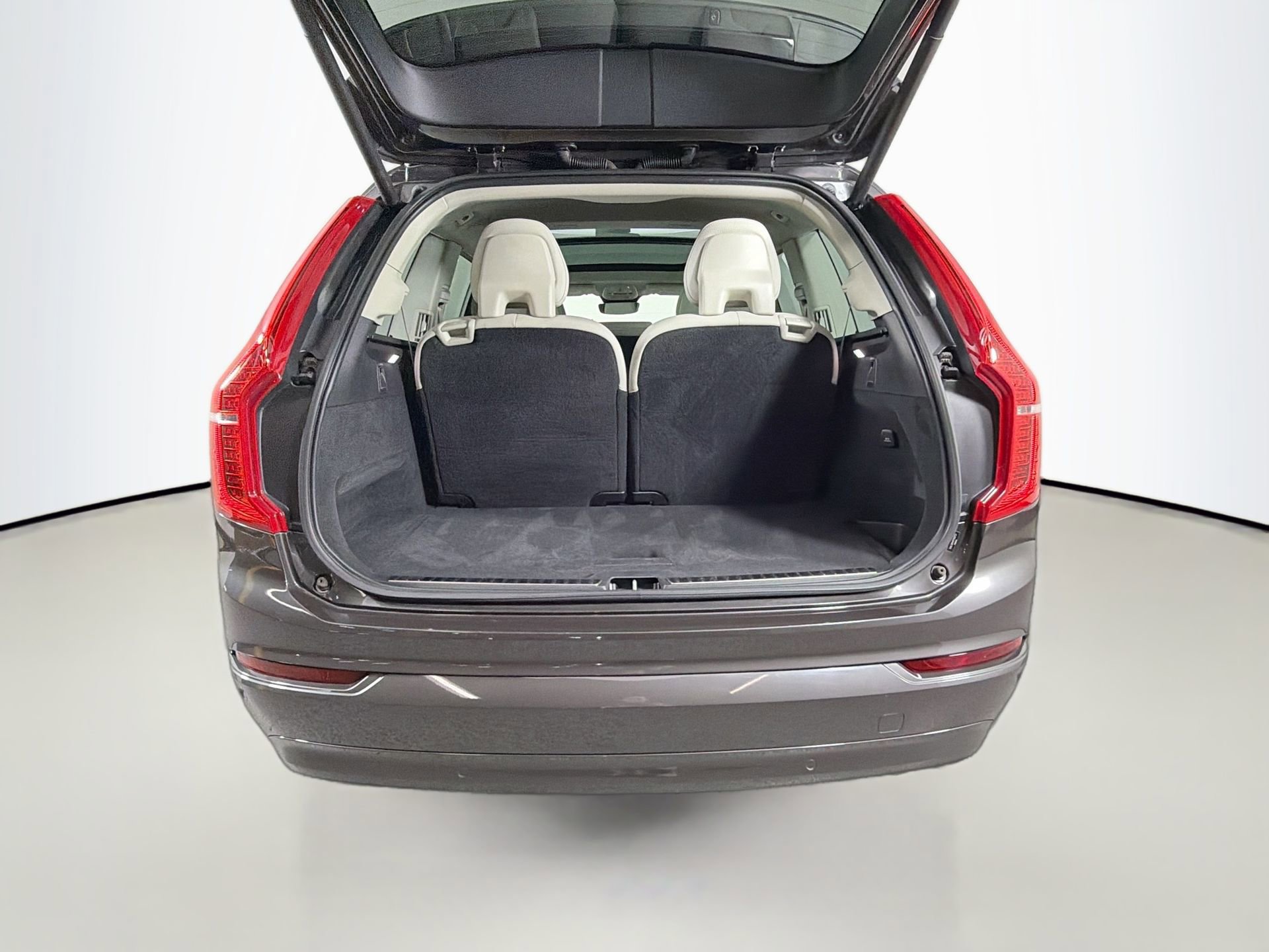 Certified 2023 Volvo XC90 B5 Core image 27