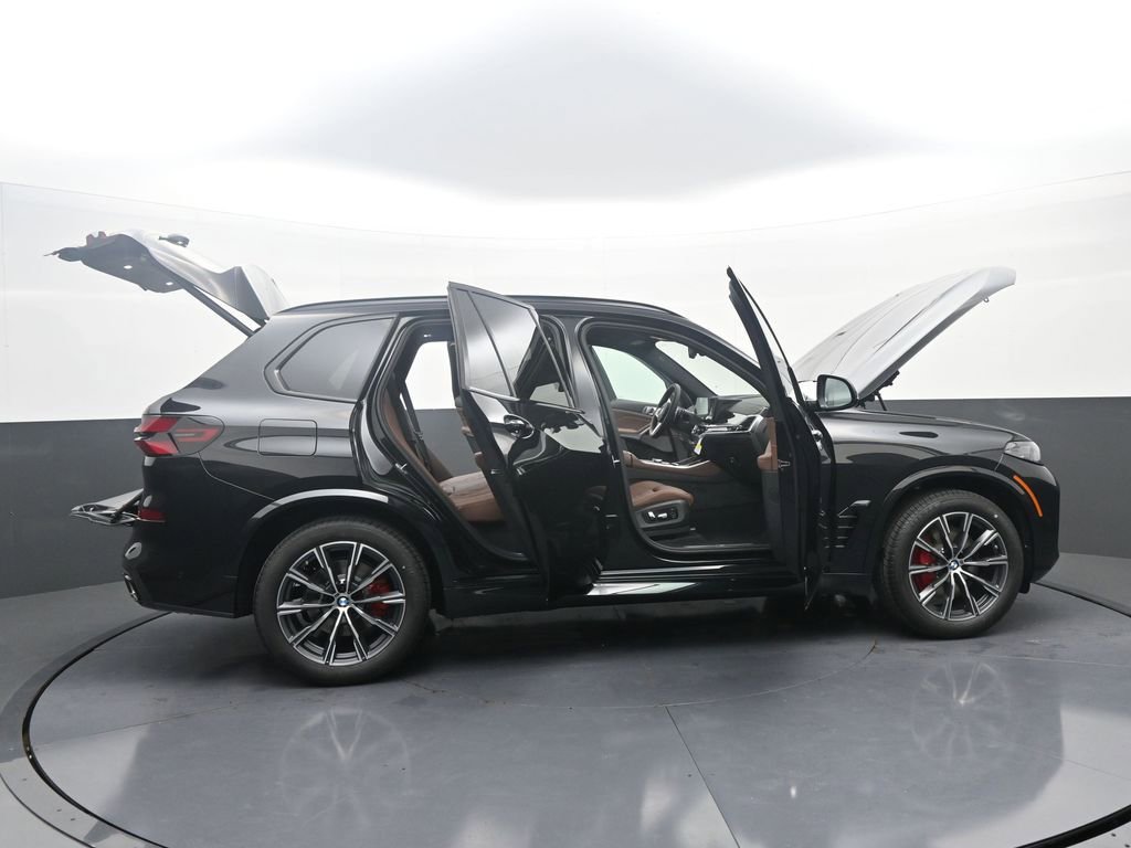 New 2026 BMW X5 xDrive40i w/ M Sport Package AWD/4WD image 44
