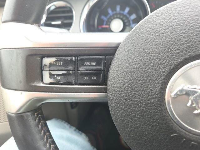 Used 2010 Ford Mustang Premium image 27