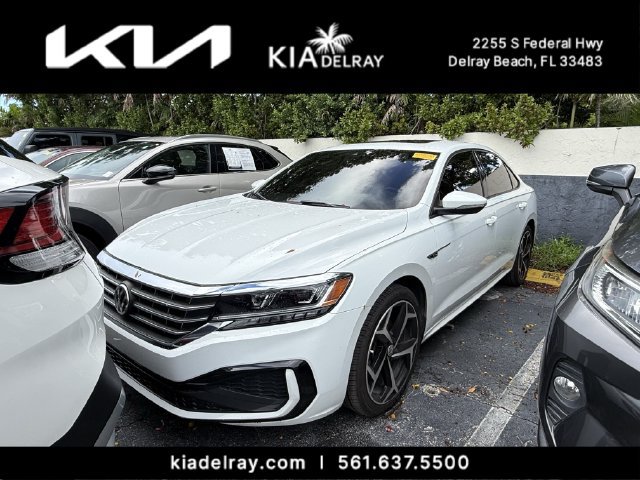 Used 2022 Volkswagen Passat 2.0T R-Line FWD image 4