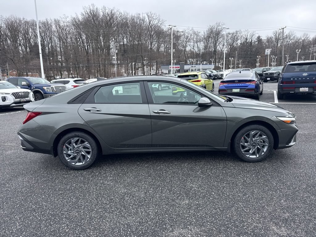 New 2026 Hyundai Elantra Hybrid FWD image 4