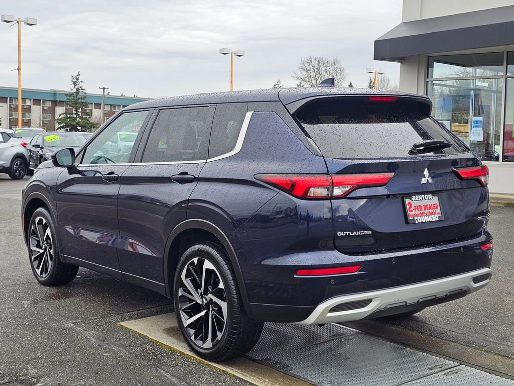 Used 2024 Mitsubishi Outlander SE image 7