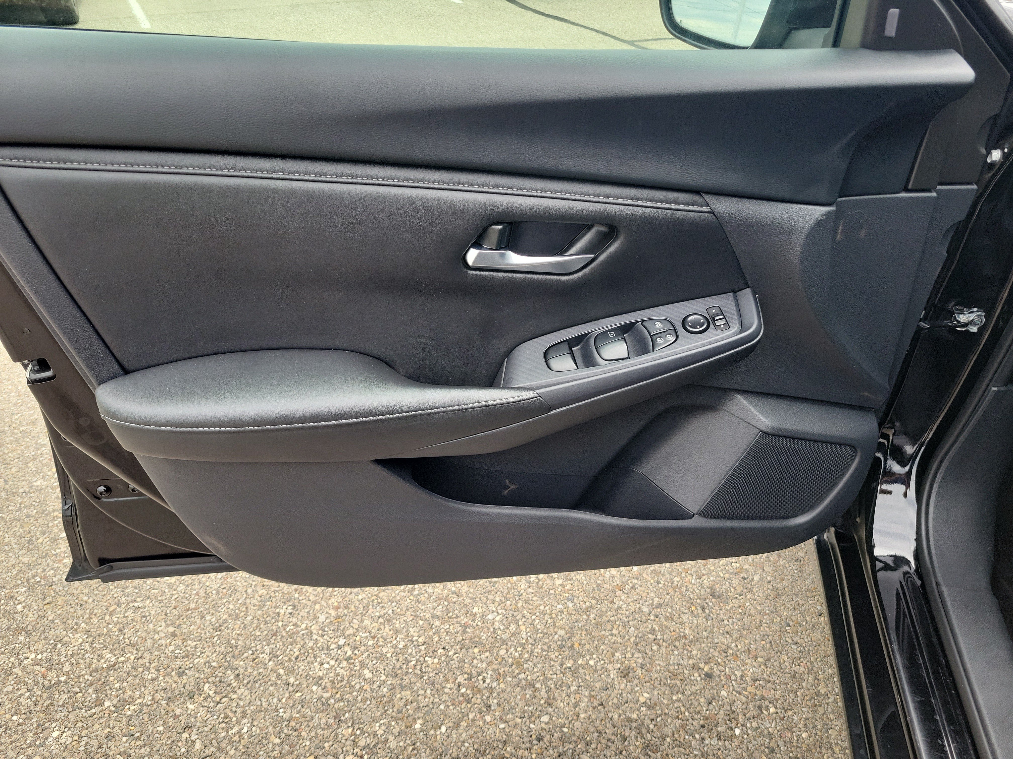 Used 2024 Nissan Sentra SV FWD image 18