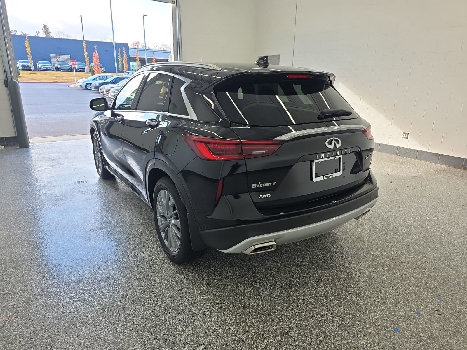 New 2025 INFINITI QX50 Luxe image 3