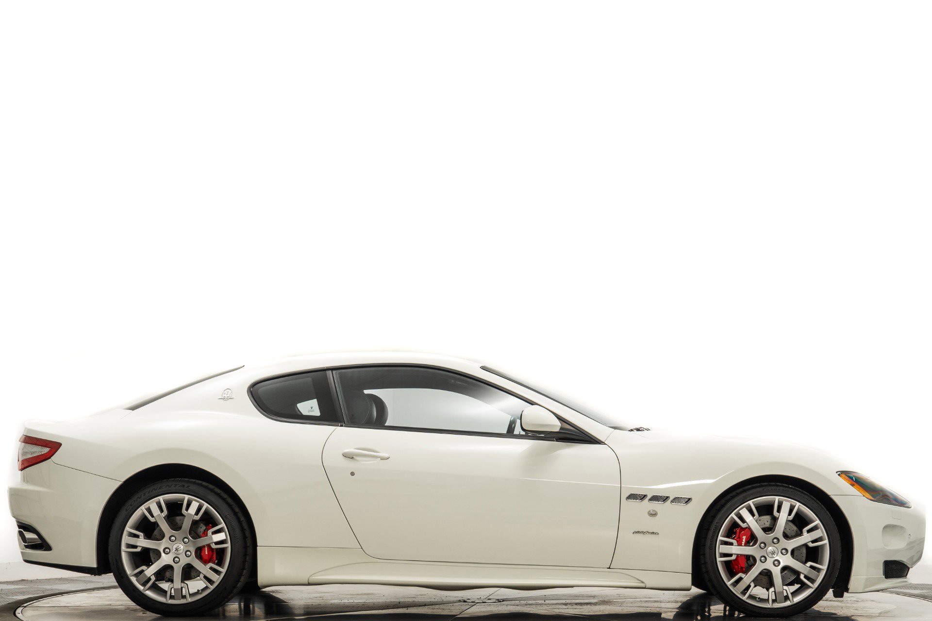 Used 2012 Maserati GranTurismo S image 2