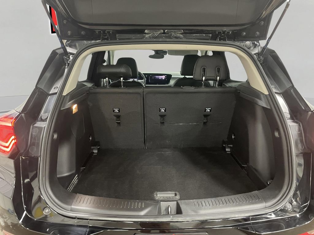 Used 2025 Buick Encore GX Sport Touring AWD/4WD image 11