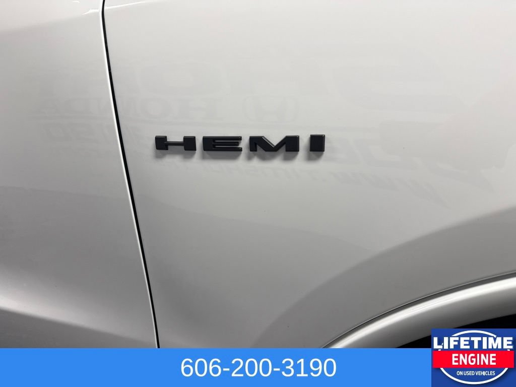 Used 2025 Dodge Durango R/T w/ Blacktop Package AWD/4WD image 7