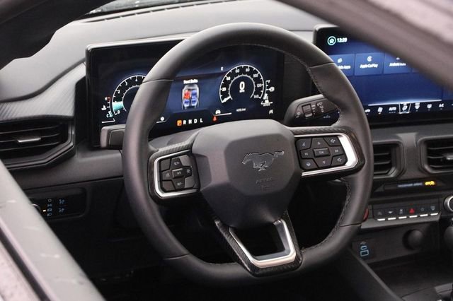 Used 2025 Ford Mustang Coupe image 21