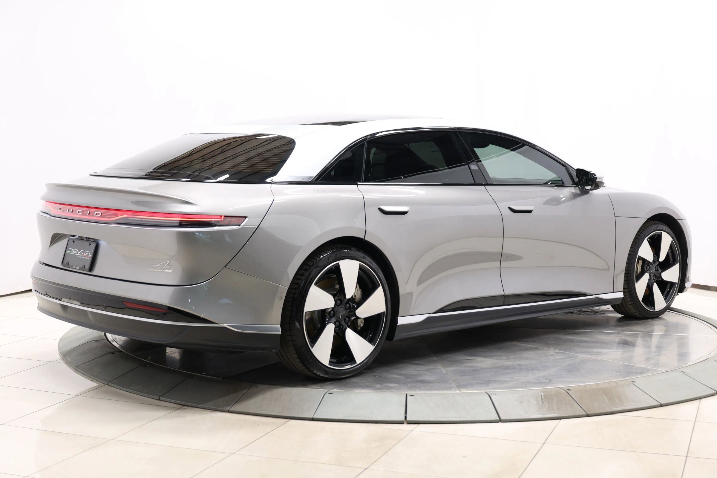 Used 2023 Lucid Air Grand Touring AWD/4WD image 4