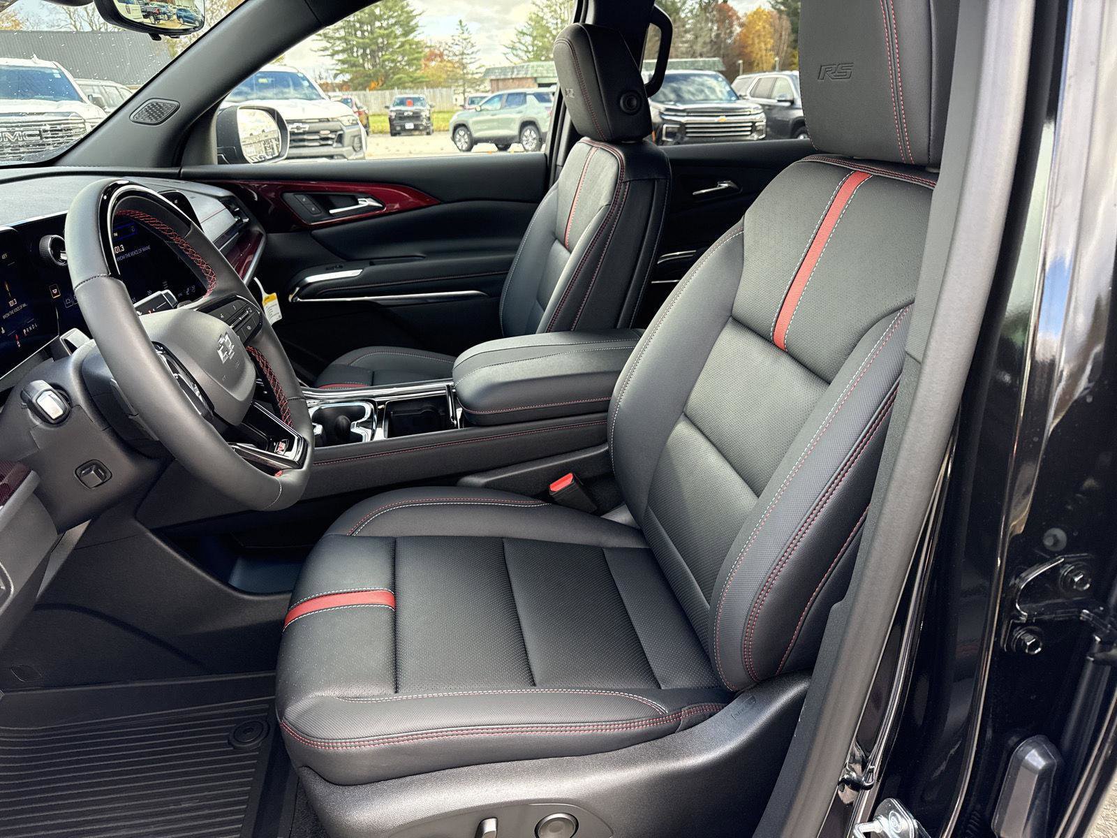 New 2026 Chevrolet Traverse RS w/ LPO, Floor Liner Package image 11