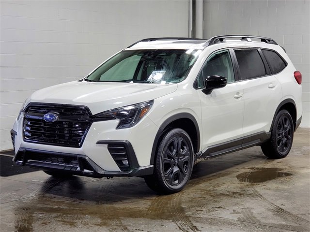 Used 2025 Subaru Ascent Onyx Edition image 2