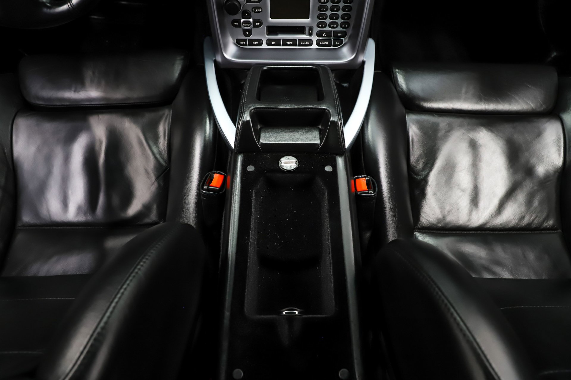 Used 2003 Aston Martin Vanquish image 36