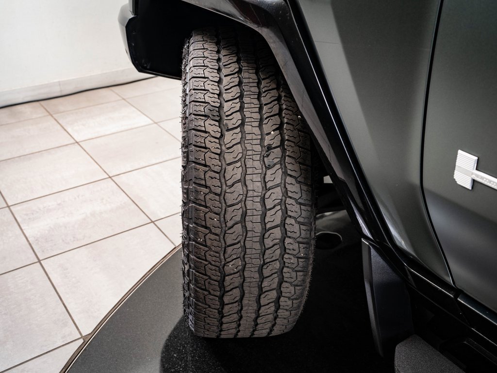 Used 2024 GMC Hummer EV 3X image 50