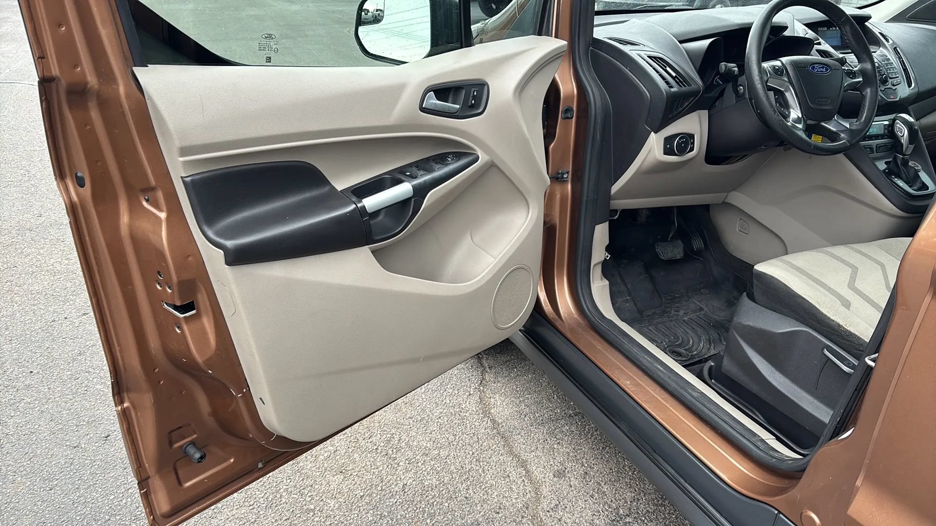 Used 2014 Ford Transit Connect XLT FWD image 9