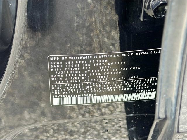 Used 2020 Volkswagen Tiguan SE image 32