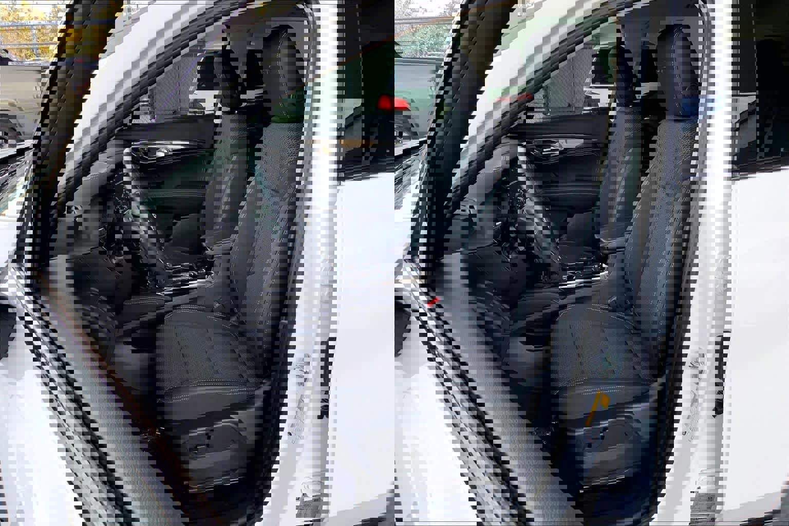 Used 2023 Buick Envision Preferred w/ Sport Touring Package image 8