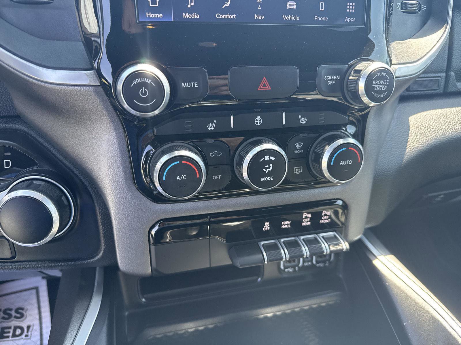 Used 2022 RAM 1500 Big Horn AWD/4WD image 22