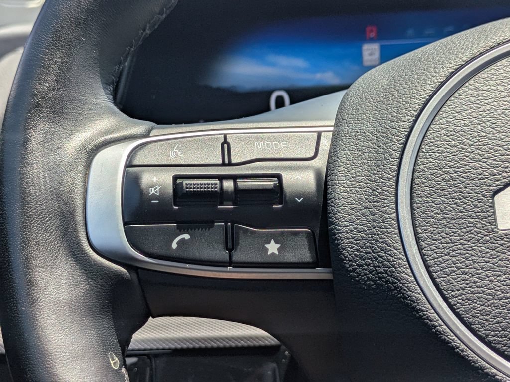 Used 2025 Kia Sportage SX FWD image 27