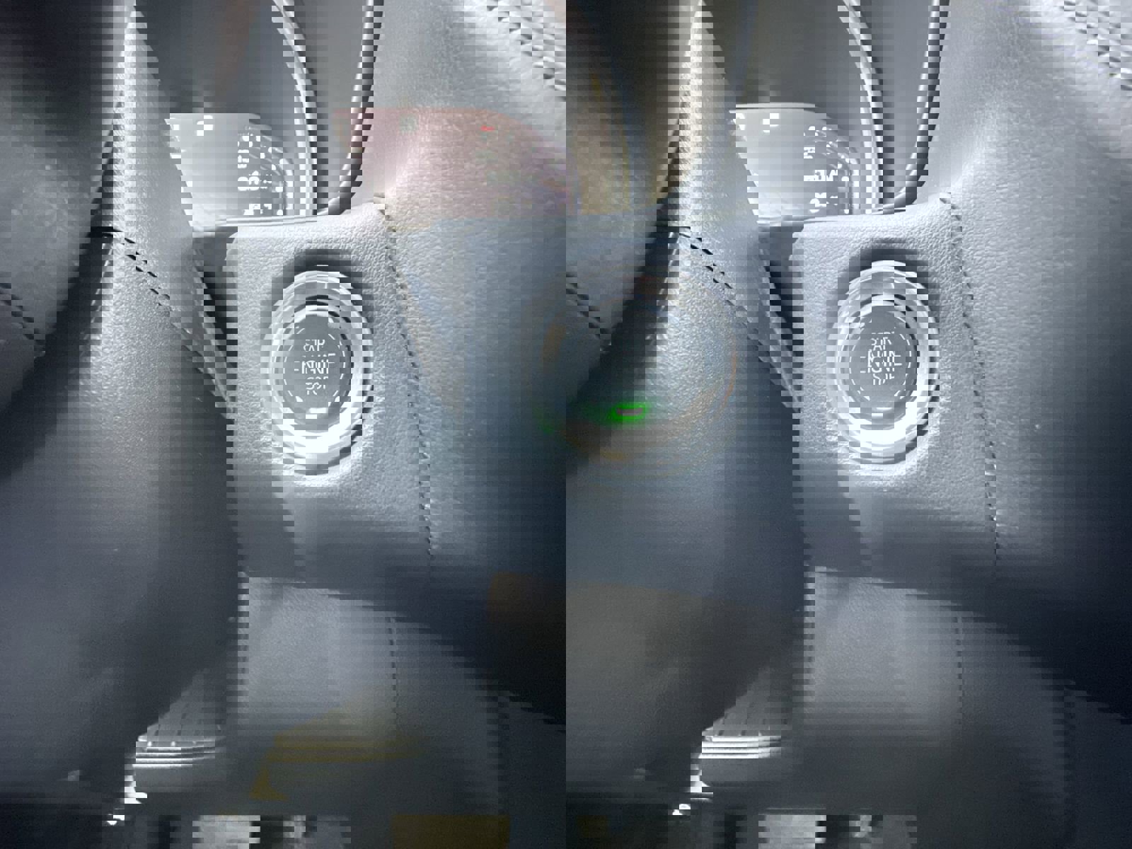 Used 2024 GMC Yukon XL SLE w/ Gmc Pro Safety Plus Package image 17