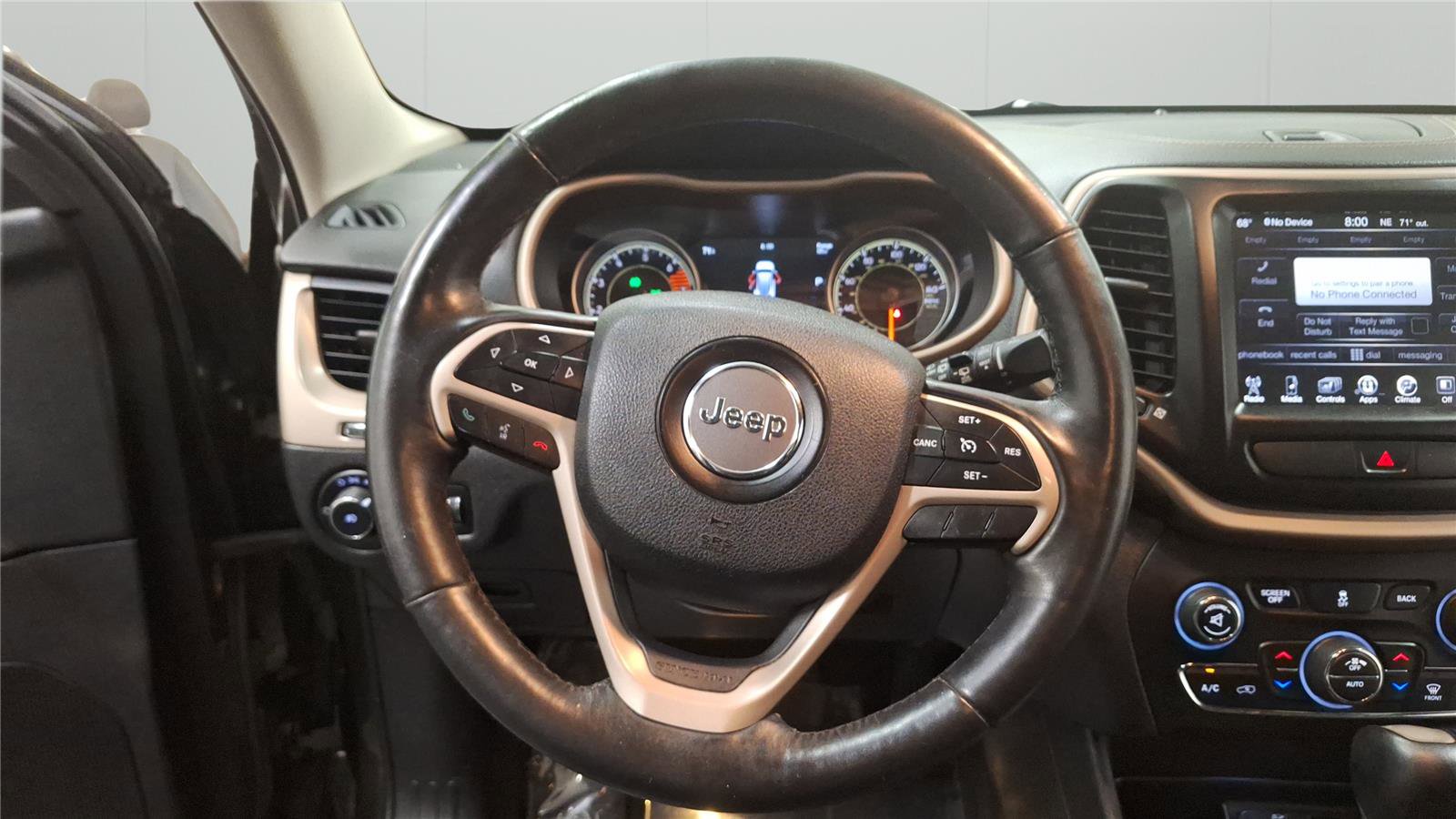 Used 2016 Jeep Cherokee Limited AWD/4WD image 22