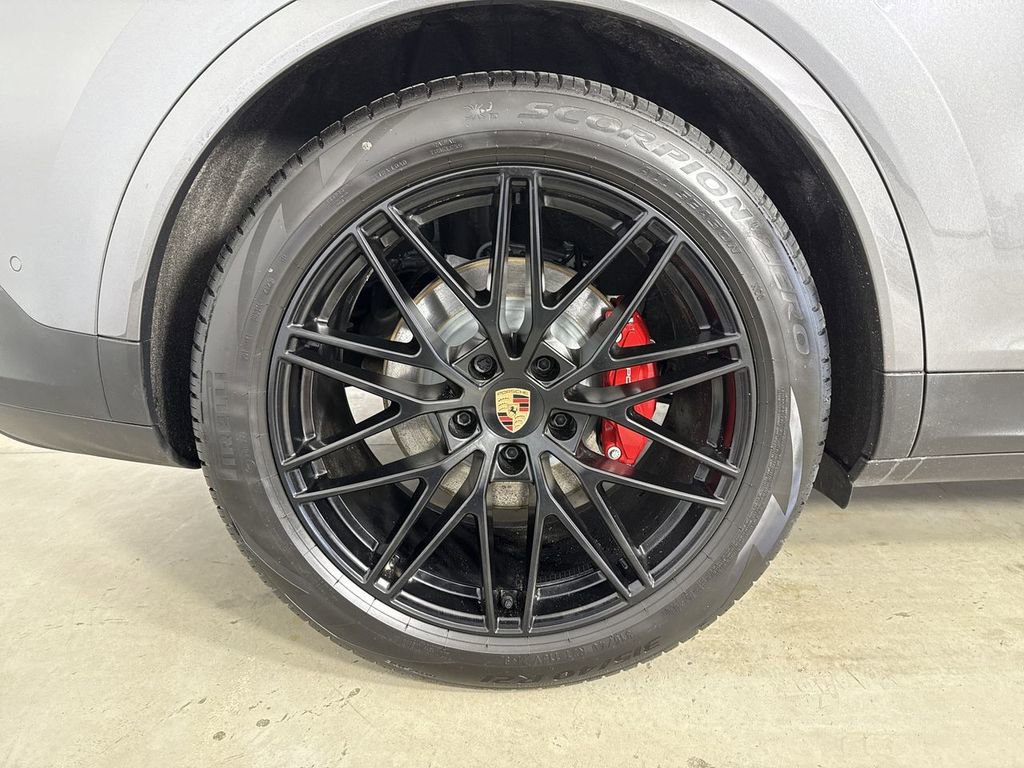 New 2026 Porsche Cayenne S image 16