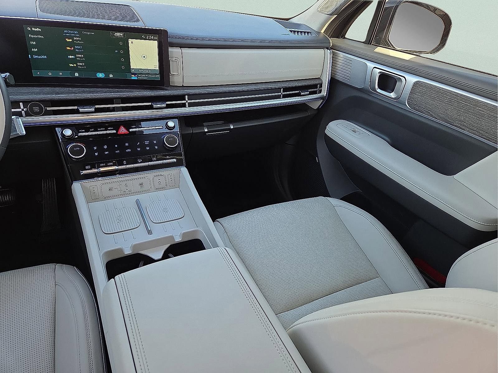 Used 2024 Hyundai Santa Fe Calligraphy image 12