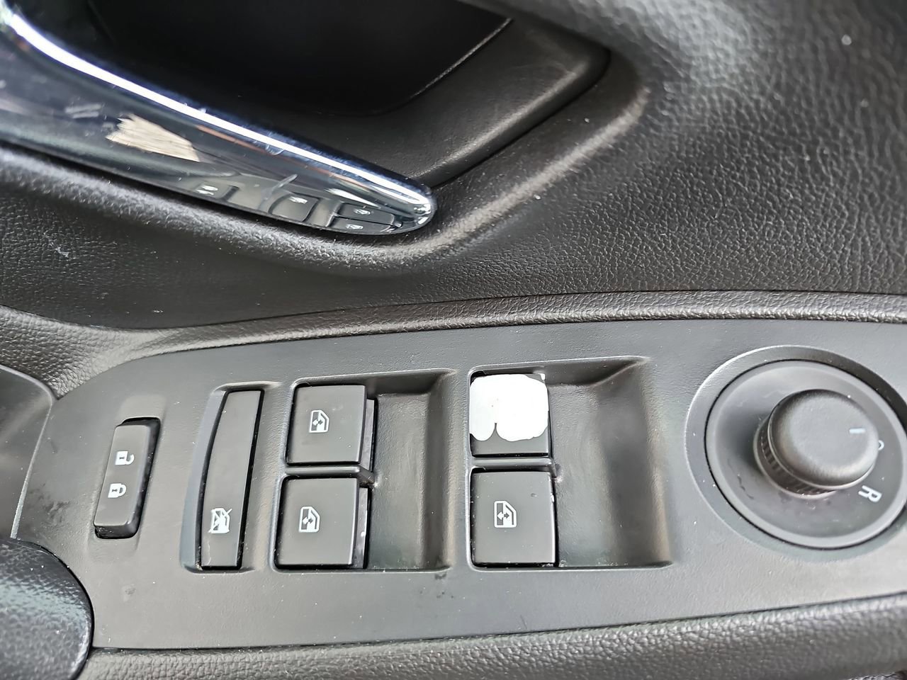 Used 2020 Chevrolet Trax LS w/ Tint and Cruise Package image 32