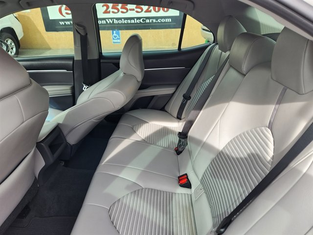 Used 2018 Toyota Camry SE FWD image 7
