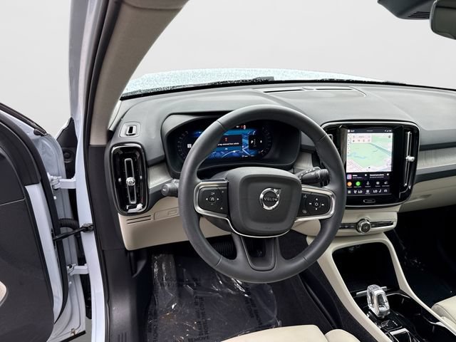 Certified 2024 Volvo XC40 B5 Plus w/ Climate Package AWD/4WD image 14