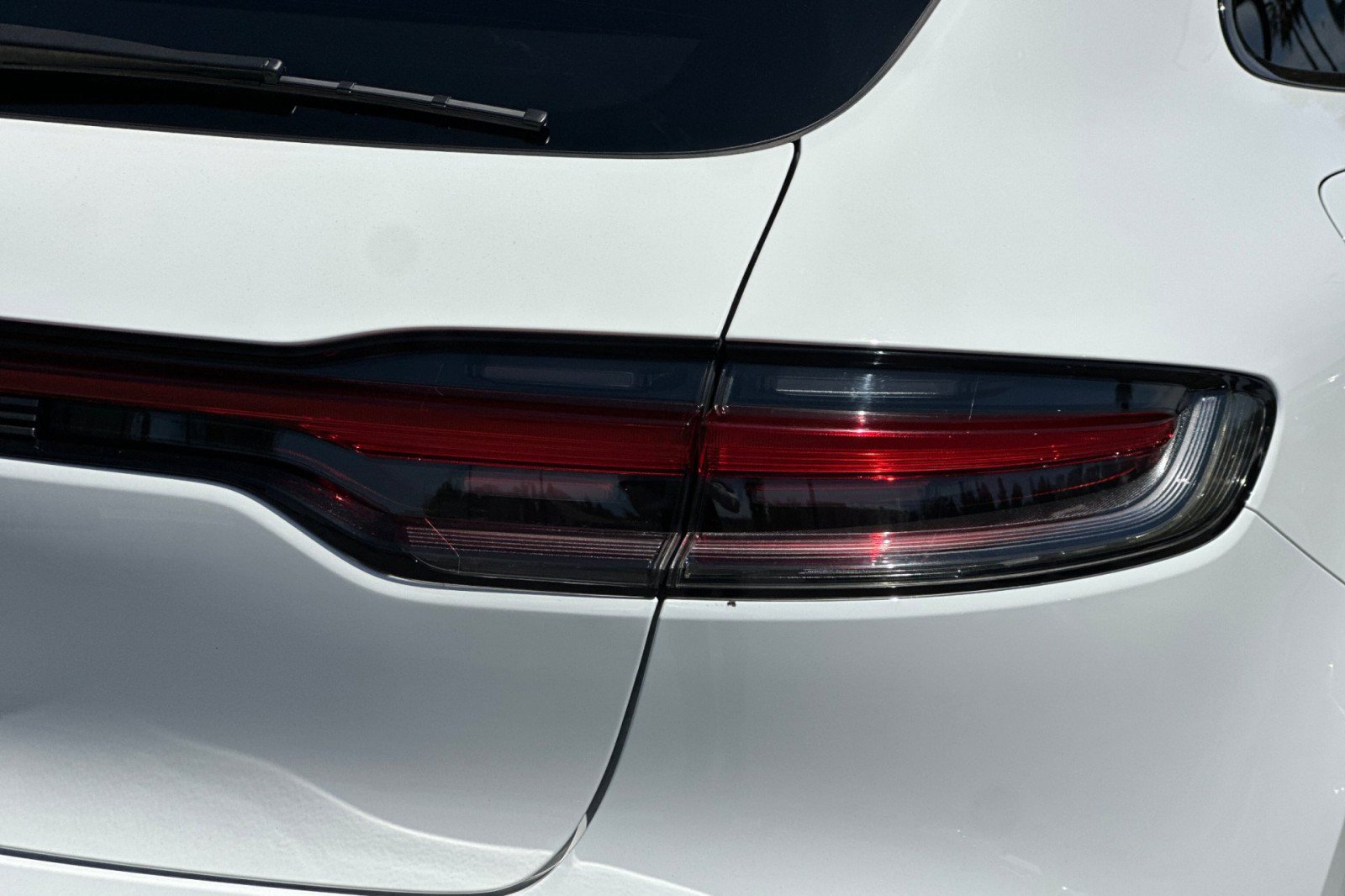 Certified 2023 Porsche Macan Turbo AWD/4WD image 28
