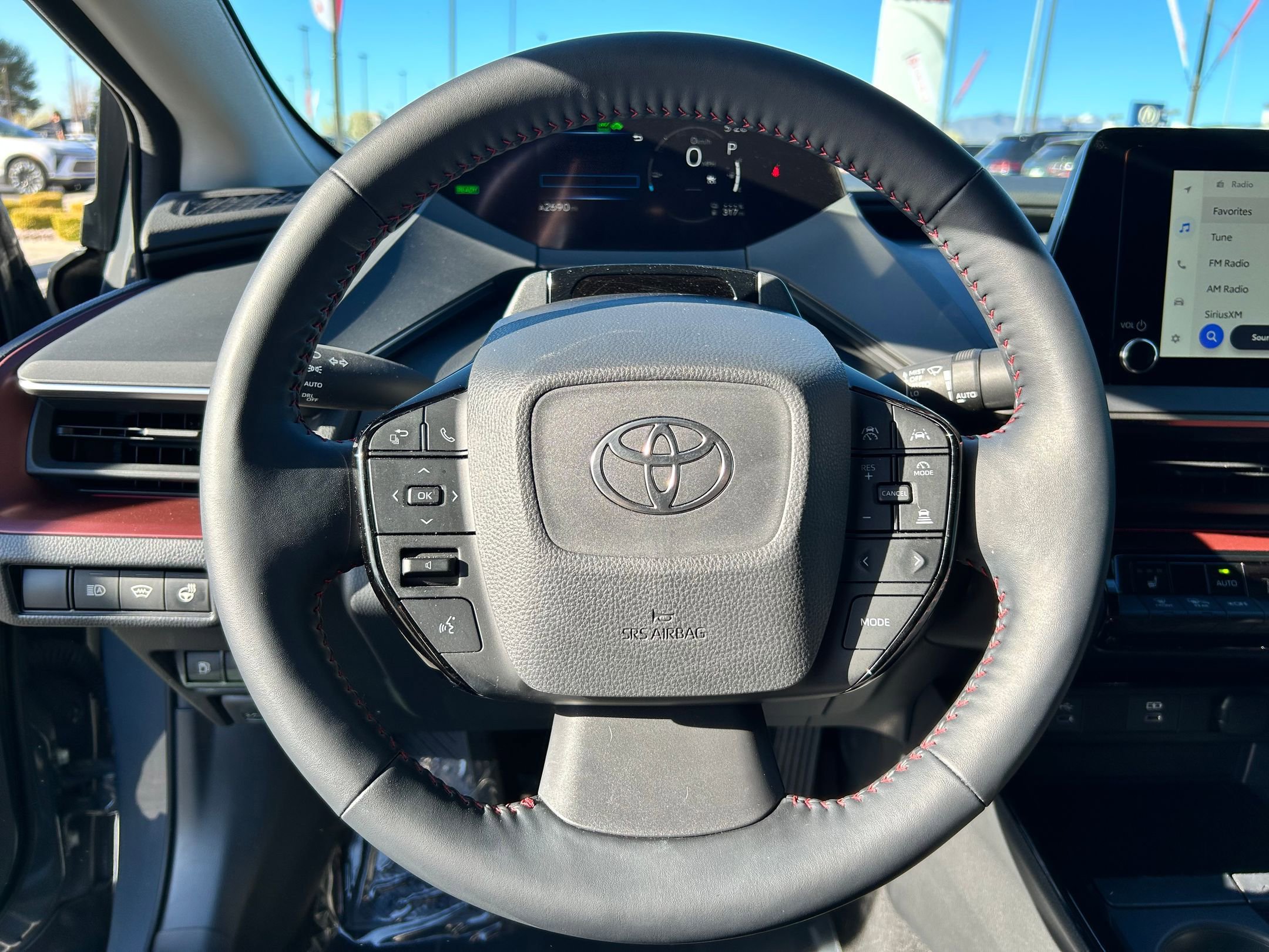 Used 2025 Toyota Prius Plug-In Hybrid image 12