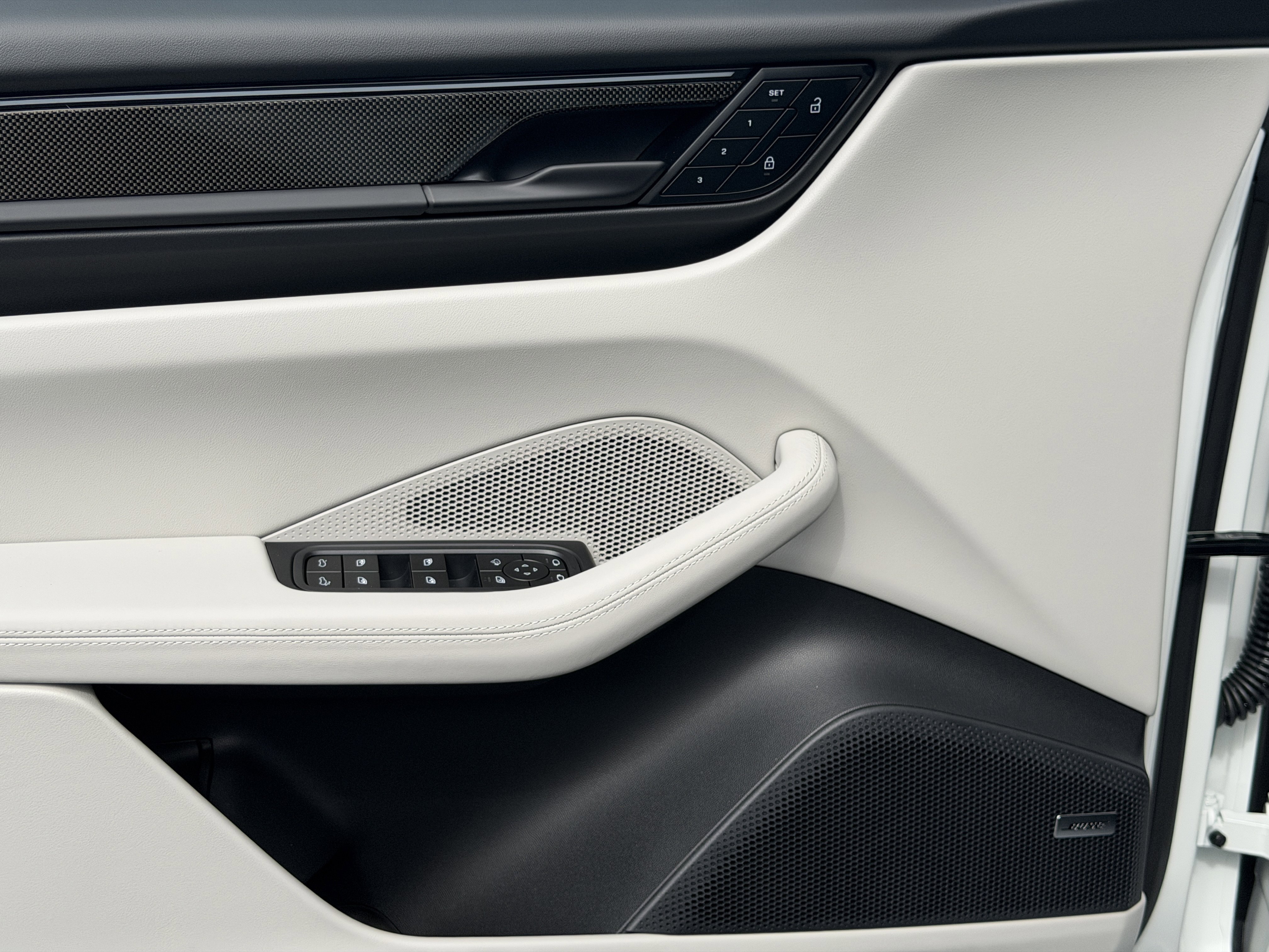 New 2026 Porsche Macan Turbo Electric image 22