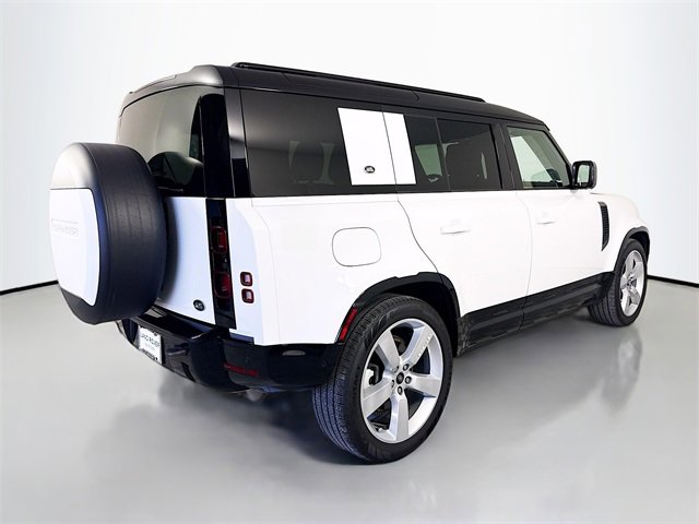 Certified 2023 Land Rover Defender 110 X-Dynamic SE image 5