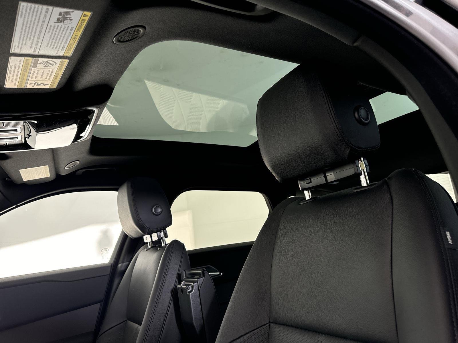 Certified 2025 Land Rover Range Rover Velar Dynamic SE image 10