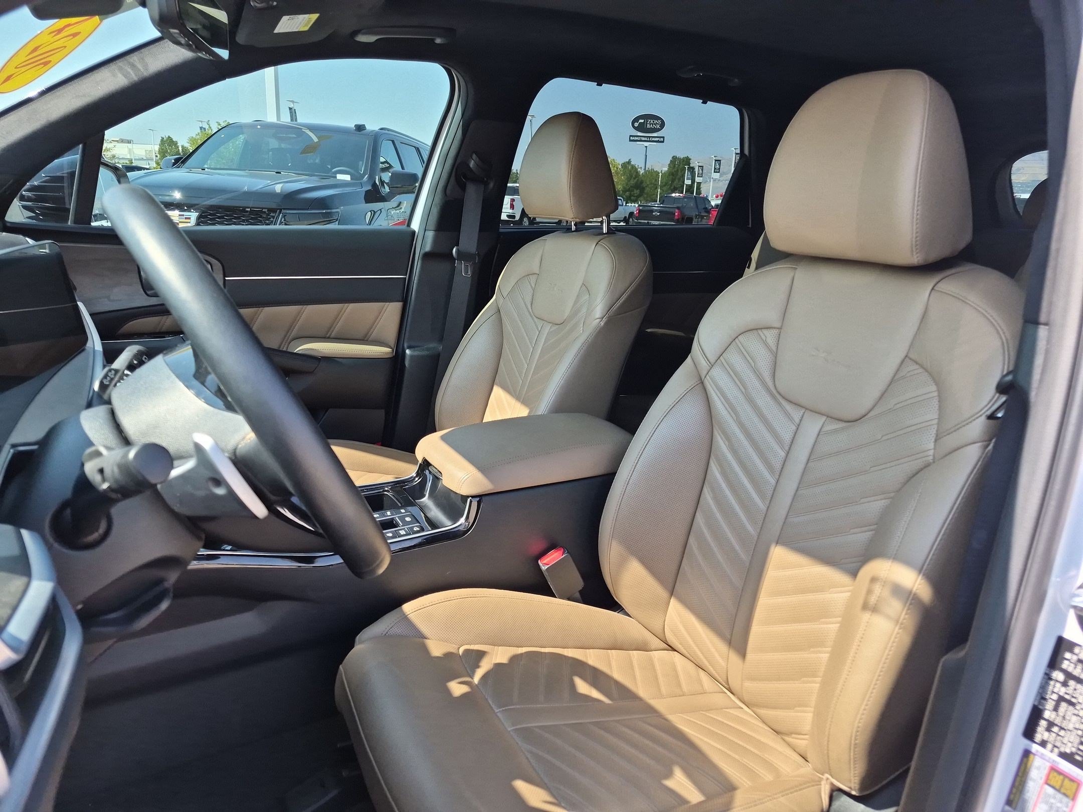 Certified 2024 Kia Sorento SX Prestige w/ Olive Brown Leather Package AWD/4WD image 26
