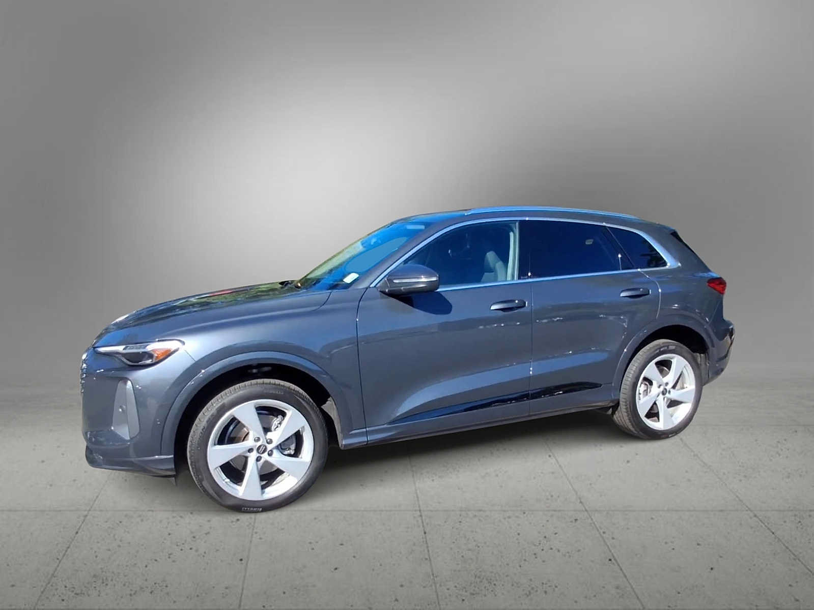 Certified 2025 Audi Q5 Premium w/ Premium Plus AWD/4WD image 4