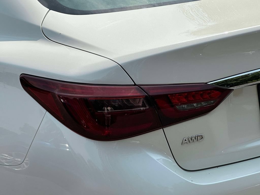 Used 2019 INFINITI Q50 Luxe w/ Essential Package (3.0T Luxe) AWD/4WD image 9