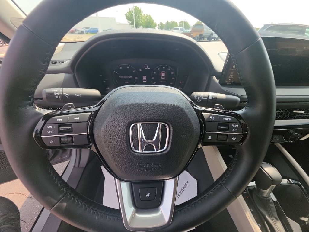 Used 2025 Honda Accord Touring image 16
