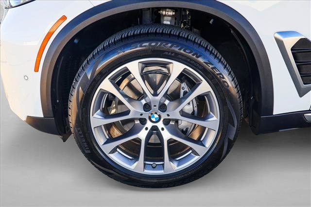 Certified 2024 BMW X5 xDrive40i w/ Parking Assistance Package AWD/4WD image 9