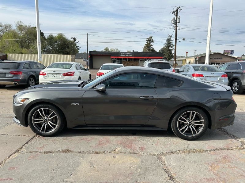 Used 2016 Ford Mustang GT RWD image 4