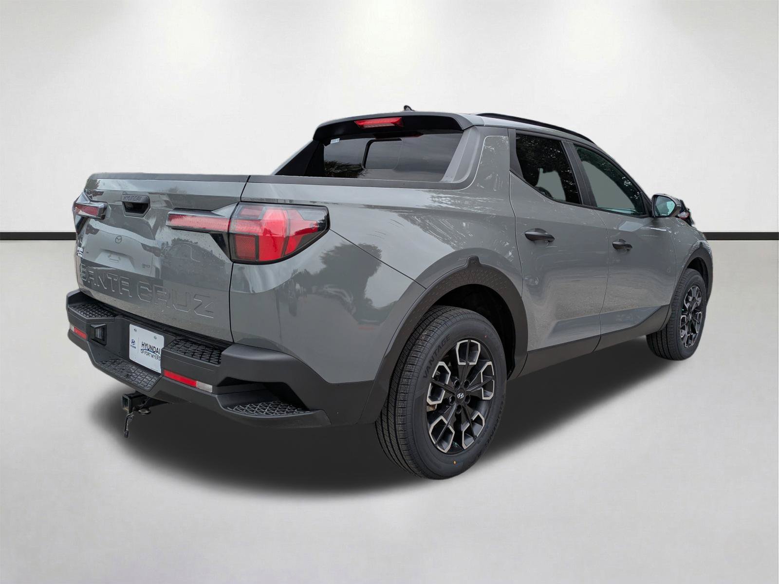 Used 2024 Hyundai Santa Cruz SEL w/ Activity Package FWD image 5