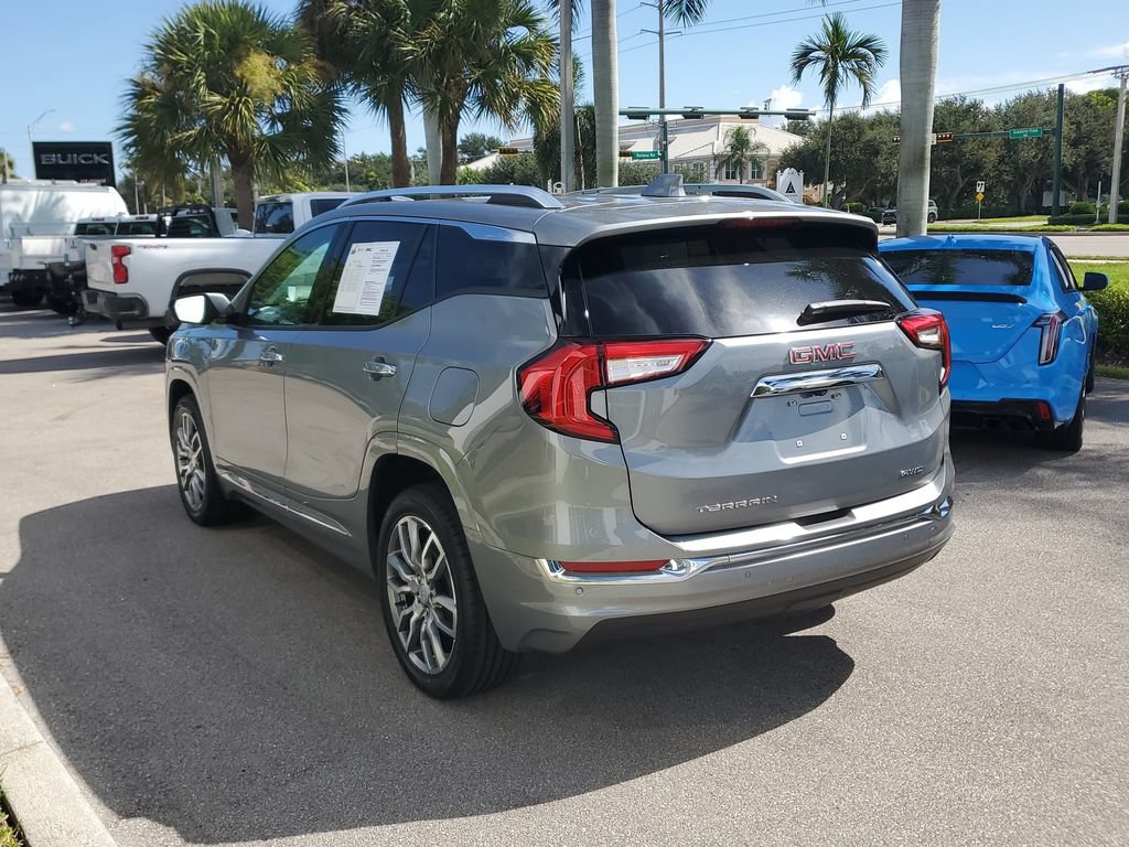 Used 2023 GMC Terrain Denali AWD/4WD image 3