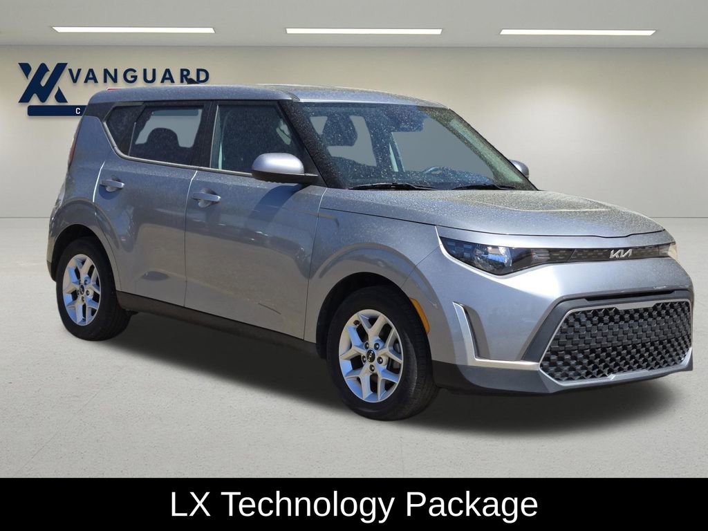 Used 2023 Kia Soul LX w/ Option Group 015 video 3